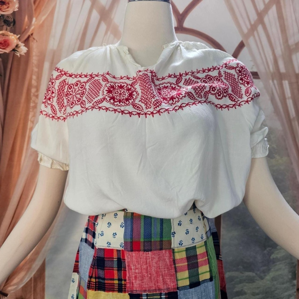 Vintage 1970s Blouse Top Shirt Peasant Boho White Red Faux Embroidered Groovy